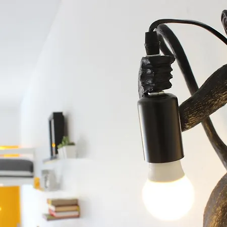 아파트 Warm Yellow 알부페이라