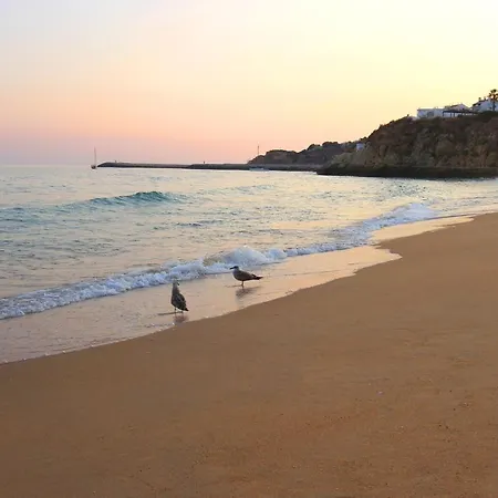 Warm Yellow Apartment Albufeira