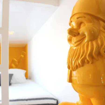 Apartment Warm Yellow *