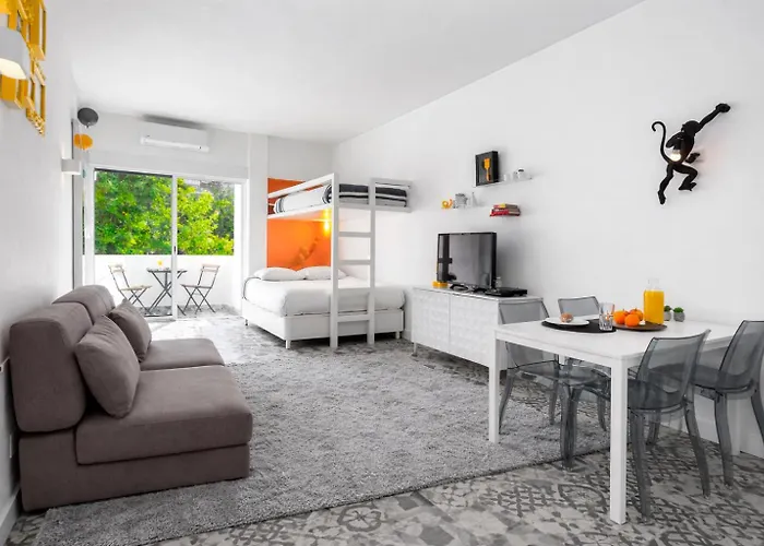 Warm Yellow * Albufeira