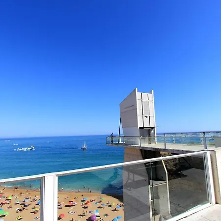 Warm Yellow 公寓 *