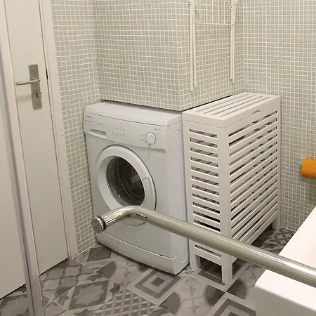 Warm Yellow Appartement Albufeira