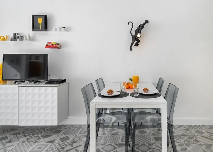 Warm Yellow * Albufeira