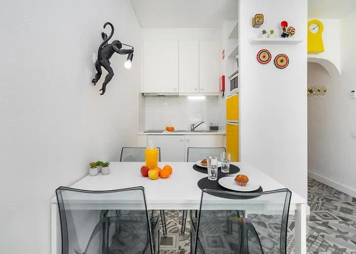 Warm Yellow Apartmán